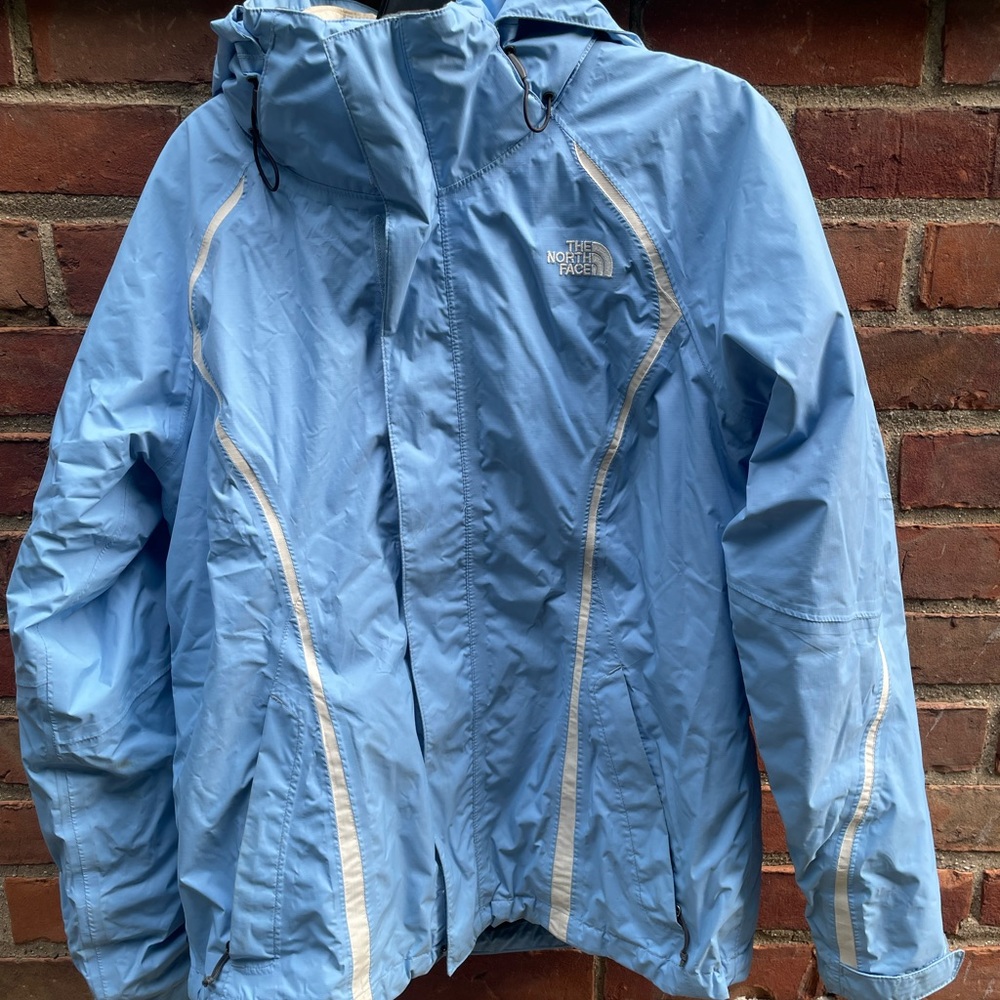 RETRO Northface icy blue jacket. size medium